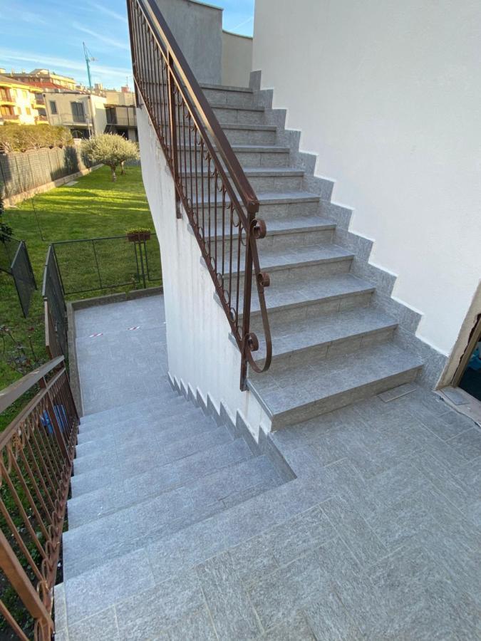 I Fiori Di Pietra Aparthotel Pietra Ligure Exterior photo